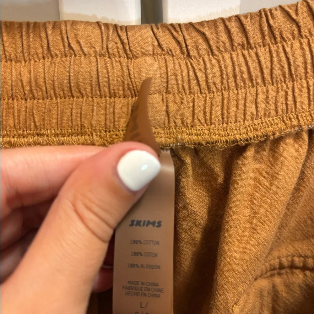 Rare SKIMS by Kim Kardashian Tan Cargo Pants Size Large 100% Cotton - Picture 7 of 9